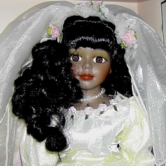 BeautifulPorcelain Handcrafted Wedding Black Doll - Picture 5 of 8